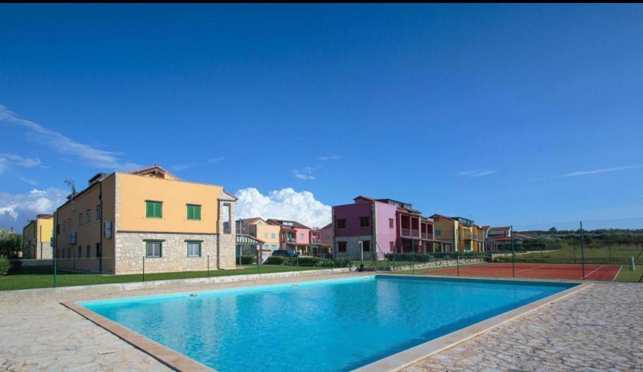Apartment Aleks Tar-Vabriga ภายนอก รูปภาพ